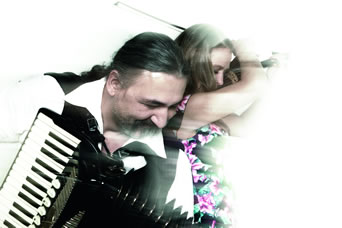 Silva Finger - Violine und Gerhard A. Schiewe - Akkordeon